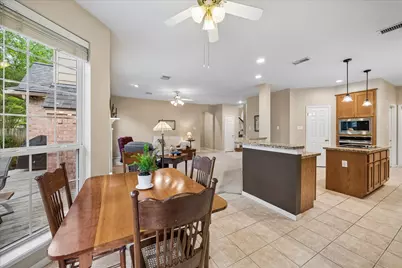 30 N Dragonwood Place, The Woodlands, TX 77381 - Photo 9