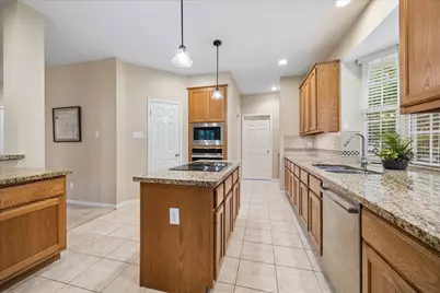 30 N Dragonwood Place, The Woodlands, TX 77381 - Photo 7