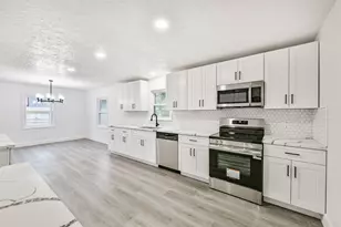 2121 County Rd 892, Alvin, TX 77511 - Photo 7