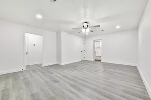 2121 County Rd 892, Alvin, TX 77511 - Photo 3