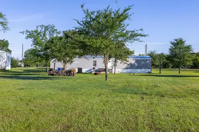 2592 County Rd 152, Bedias, TX 77381 - Photo 19