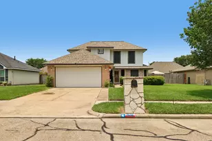 1505 Roosevelt Dr, Deer Park, TX 77536 - Photo 1