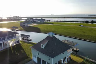 1913 Laguna Harbor Cove Blvd, Port Bolivar, TX 77650 - Photo 3