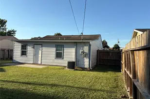 3010 Washington St, Pasadena, TX 77503 - Photo 9