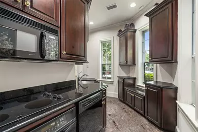 46 S Windsail Place, The Woodlands, TX 77381 - Photo 17