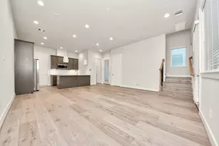 2319 Silva Park Ln, Houston, TX 77091 - Photo 9