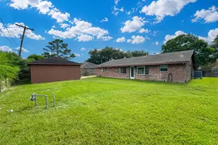 4208 Pine Shadows St, Dickinson, TX 77539 - Photo 37