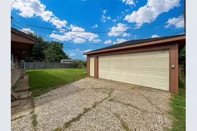 4208 Pine Shadows Street, Dickinson, TX 77539 - Photo 39