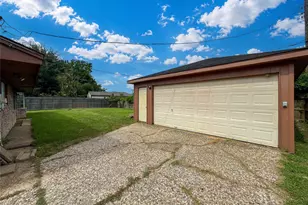 4208 Pine Shadows St, Dickinson, TX 77539 - Photo 39