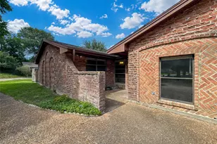 4208 Pine Shadows St, Dickinson, TX 77539 - Photo 5