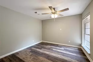 4208 Pine Shadows St, Dickinson, TX 77539 - Photo 11