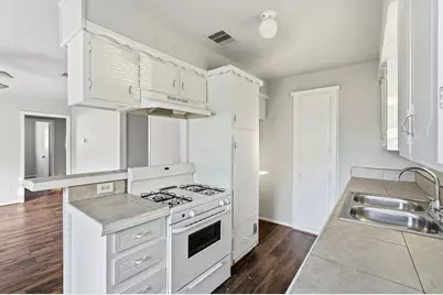 3427 Prudence Drive, Houston, TX 77045 - Photo 9