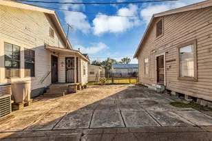 1113 71st St, Houston, TX 77011 - Photo 13