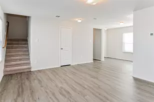 931 Imperial Heights Dr, Houston, TX 77073 - Photo 3