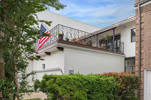 7922 Woodway Dr, Houston, TX 77063 - Photo 3