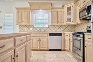 2605 N Abell St, Wharton, TX 77488 - Photo 9
