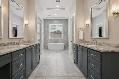 13927 Perthshire Road, Houston, TX 77079 - Photo 17