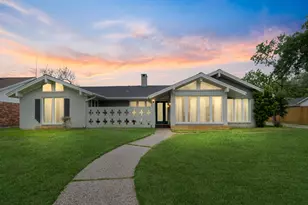 5111 Ashwood Dr, Baytown, TX 77521 - Photo 1