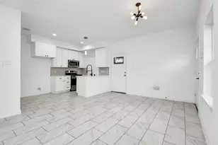 9003 Prairie View Dr, Houston, TX 77088 - Photo 9