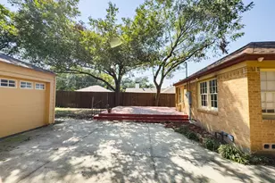 2222 Carnes St, Dallas, TX 75208 - Photo 5