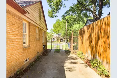 2222 Carnes Street, Dallas, TX 75208 - Photo 3