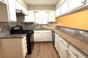 3022 Mosby Dr, Sugar Land, TX 77479 - Photo 9