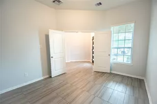 318 Cabernet Dr, Alvin, TX 77511 - Photo 17