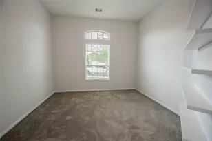 318 Cabernet Dr, Alvin, TX 77511 - Photo 13