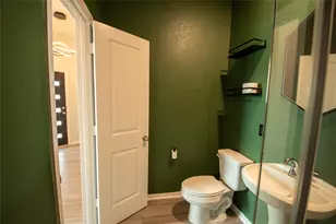 318 Cabernet Dr, Alvin, TX 77511 - Photo 11