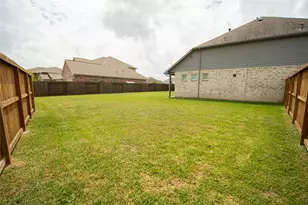 318 Cabernet Dr, Alvin, TX 77511 - Photo 7