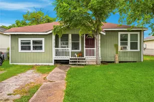 910 W 6th St, Freeport, TX 77541 - Photo 1