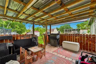 910 W 6th St, Freeport, TX 77541 - Photo 21