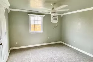 401 N 11th St, West Columbia, TX 77486 - Photo 7