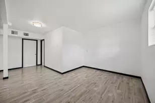 1913 30th St, Galveston, TX 77550 - Photo 11