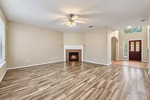 43 W Spindle Tree Cir, The Woodlands, TX 77382 - Photo 11