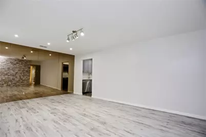 2824 Briarhurst Drive #16, Houston, TX 77057 - Photo 5