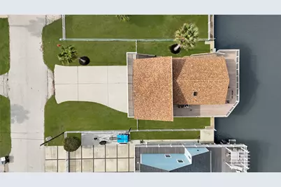 22110 Deaf P Smith Drive, Galveston, TX 77554 - Photo 33