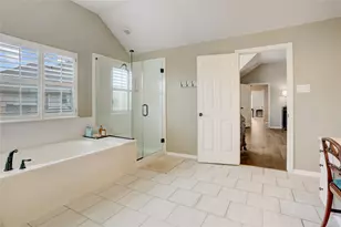 1135 Enclave Square W, Houston, TX 77077 - Photo 21