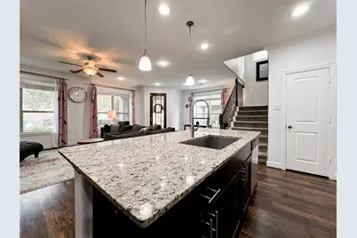 717 Via Lago, Webster, TX 77598 - Photo 9