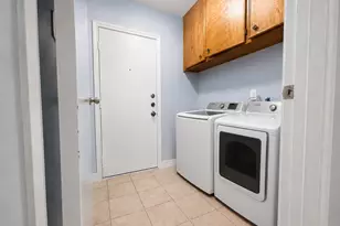 1534 Alderbrook Dr, Sugar Land, TX 77498 - Photo 17