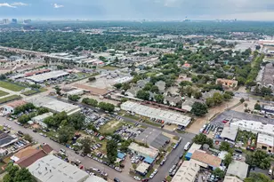 8930 Bellflower St, Houston, TX 77063 - Photo 19