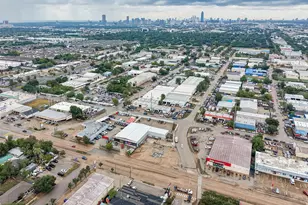 8930 Bellflower St, Houston, TX 77063 - Photo 15