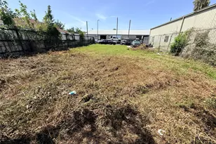 8930 Bellflower St, Houston, TX 77063 - Photo 3