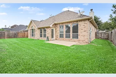 9018 Sunny Brook Lane, Pearland, TX 77584 - Photo 15