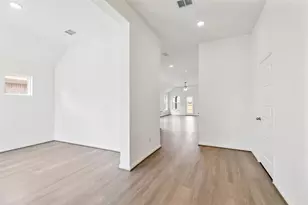 3804 Sunrise Ln, League City, TX 77573 - Photo 3