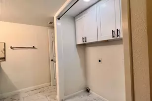 3005 Walnut Bend Ln, Houston, TX 77042 - Photo 13