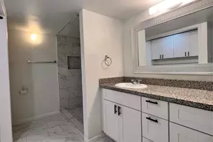 3005 Walnut Bend Ln, Houston, TX 77042 - Photo 11