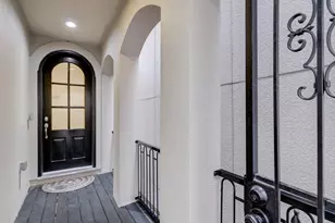 1368 W 25th St, Houston, TX 77008 - Photo 3