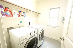 1368 W 25th St, Houston, TX 77008 - Photo 13