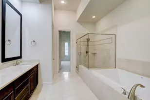 1368 W 25th St, Houston, TX 77008 - Photo 11